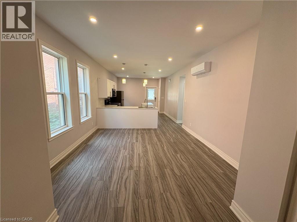 Photo 13 of 200 Holton Avenue S Unit 1, Hamilton ON
