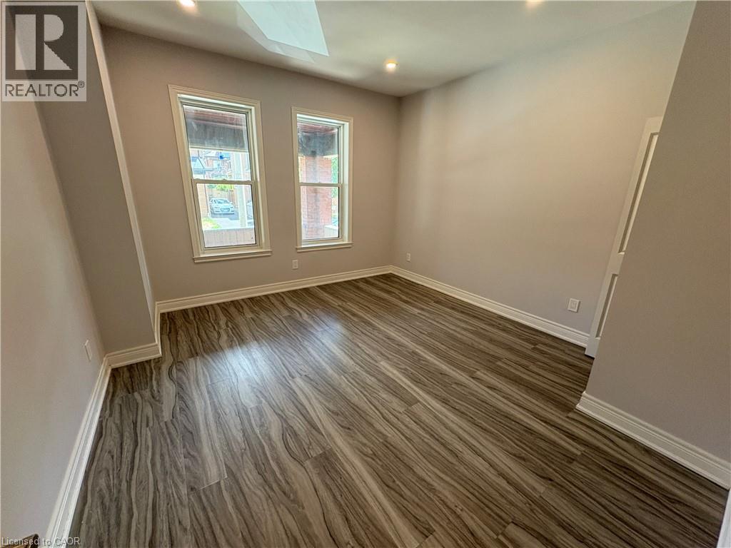 Photo 17 of 200 Holton Avenue S Unit 1, Hamilton ON