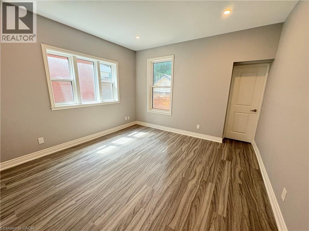 Photo 20 of 200 Holton Avenue S Unit 1, Hamilton ON