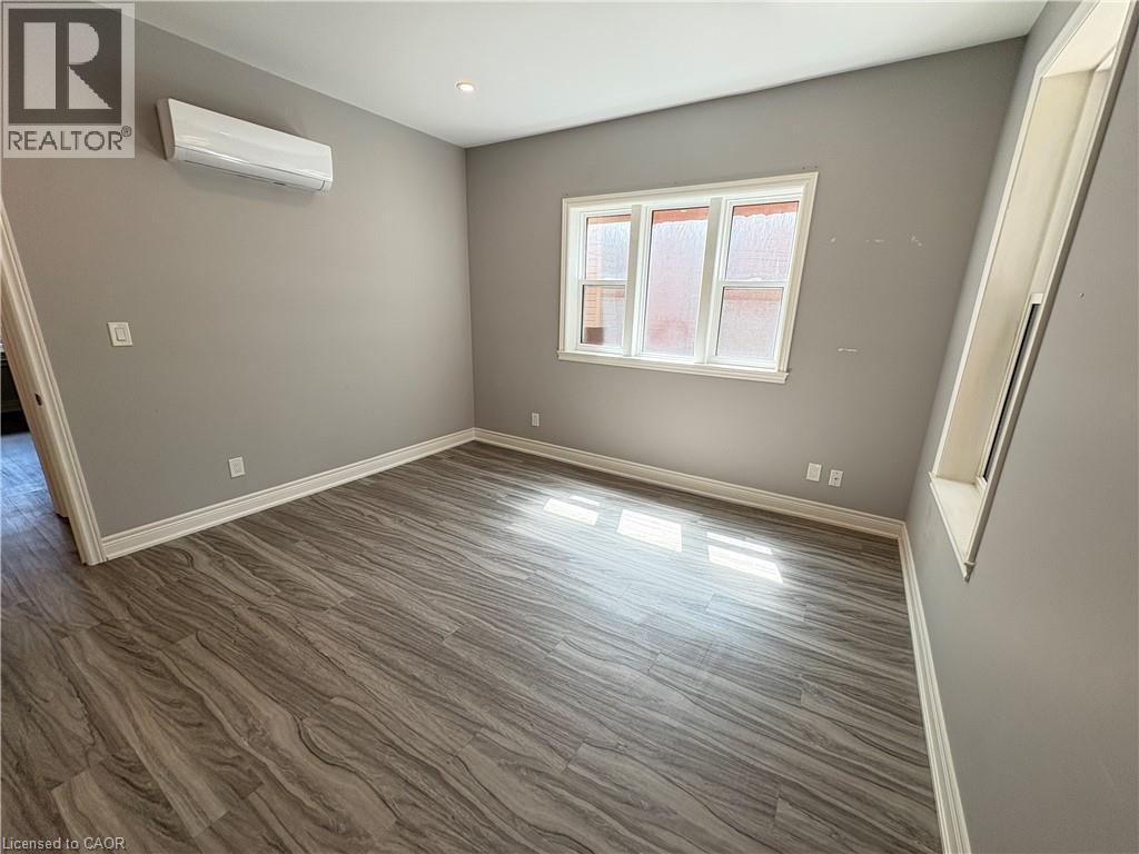 Photo 14 of 200 Holton Avenue S Unit 1, Hamilton ON
