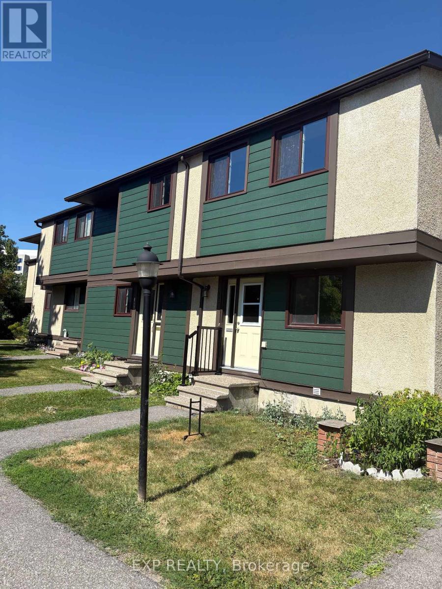 Photo 4 of 1687 Meadowbrook Road, Ottawa ON