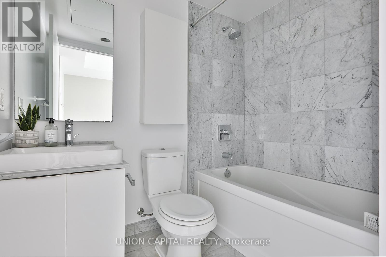 Photo 4 of 3902 14 York Street, Toronto ON