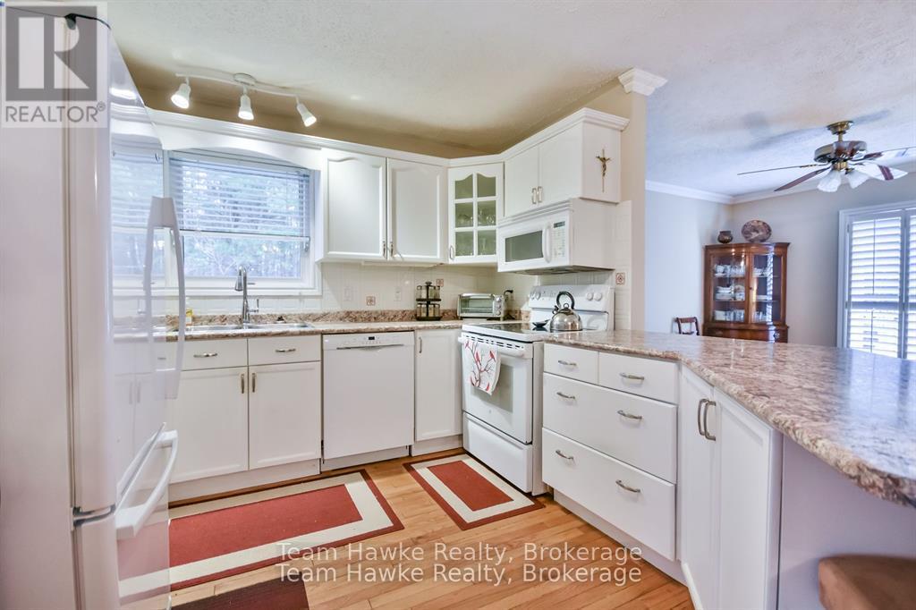Photo 32 of 20 90 Burke Street, Penetanguishene ON