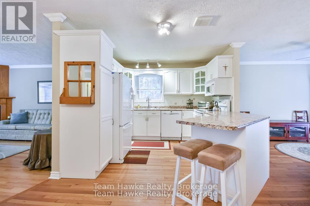 Photo 6 of 20 90 Burke Street, Penetanguishene ON