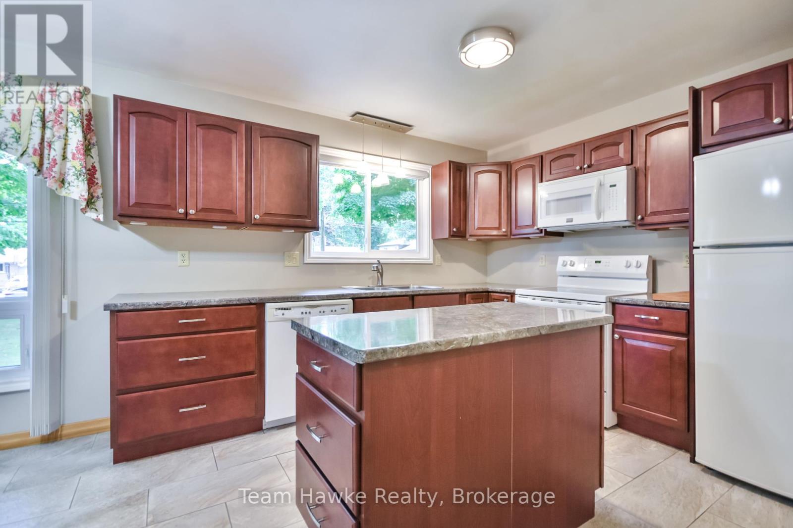 Photo 38 of 1262 Everton Road, Midland ON