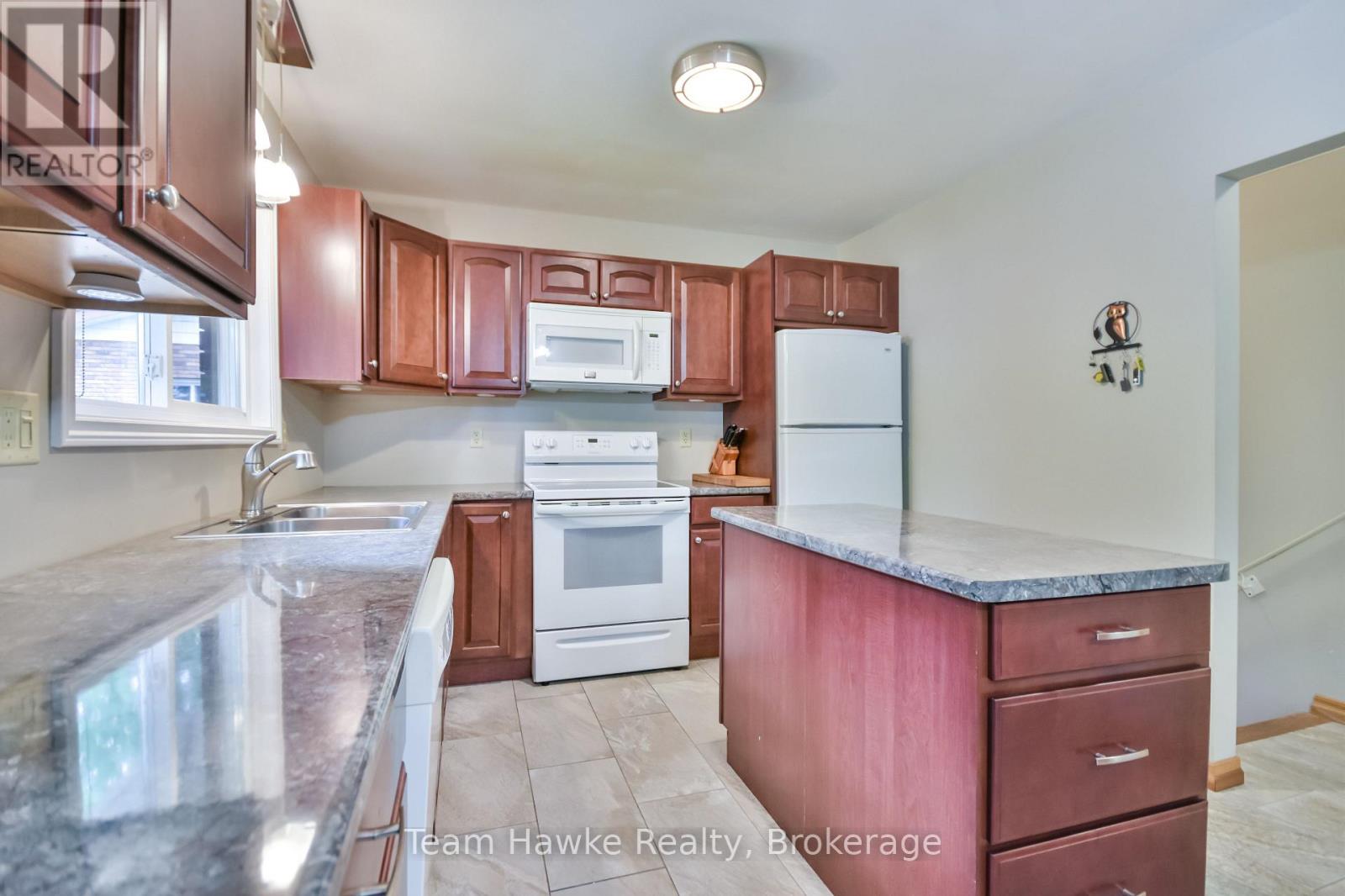 Photo 45 of 1262 Everton Road, Midland ON