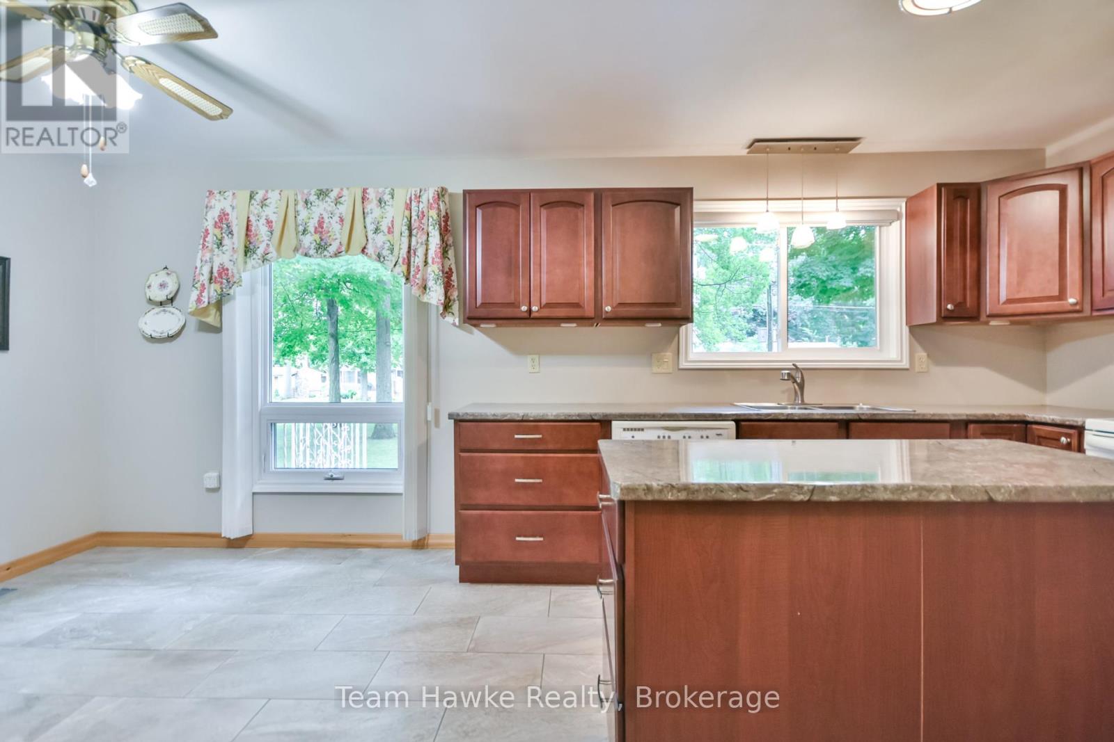 Photo 4 of 1262 Everton Road, Midland ON