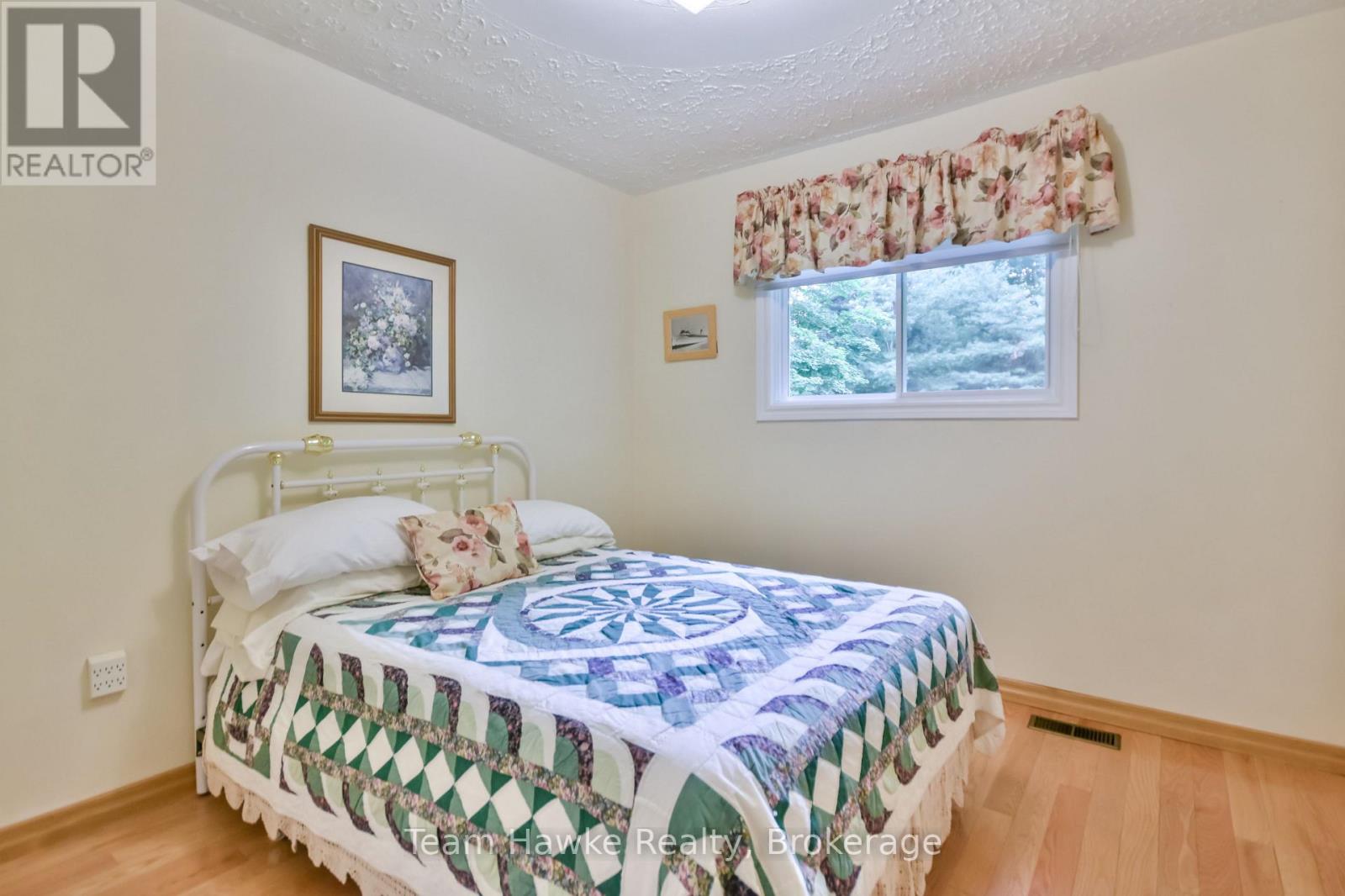 Photo 29 of 1262 Everton Road, Midland ON