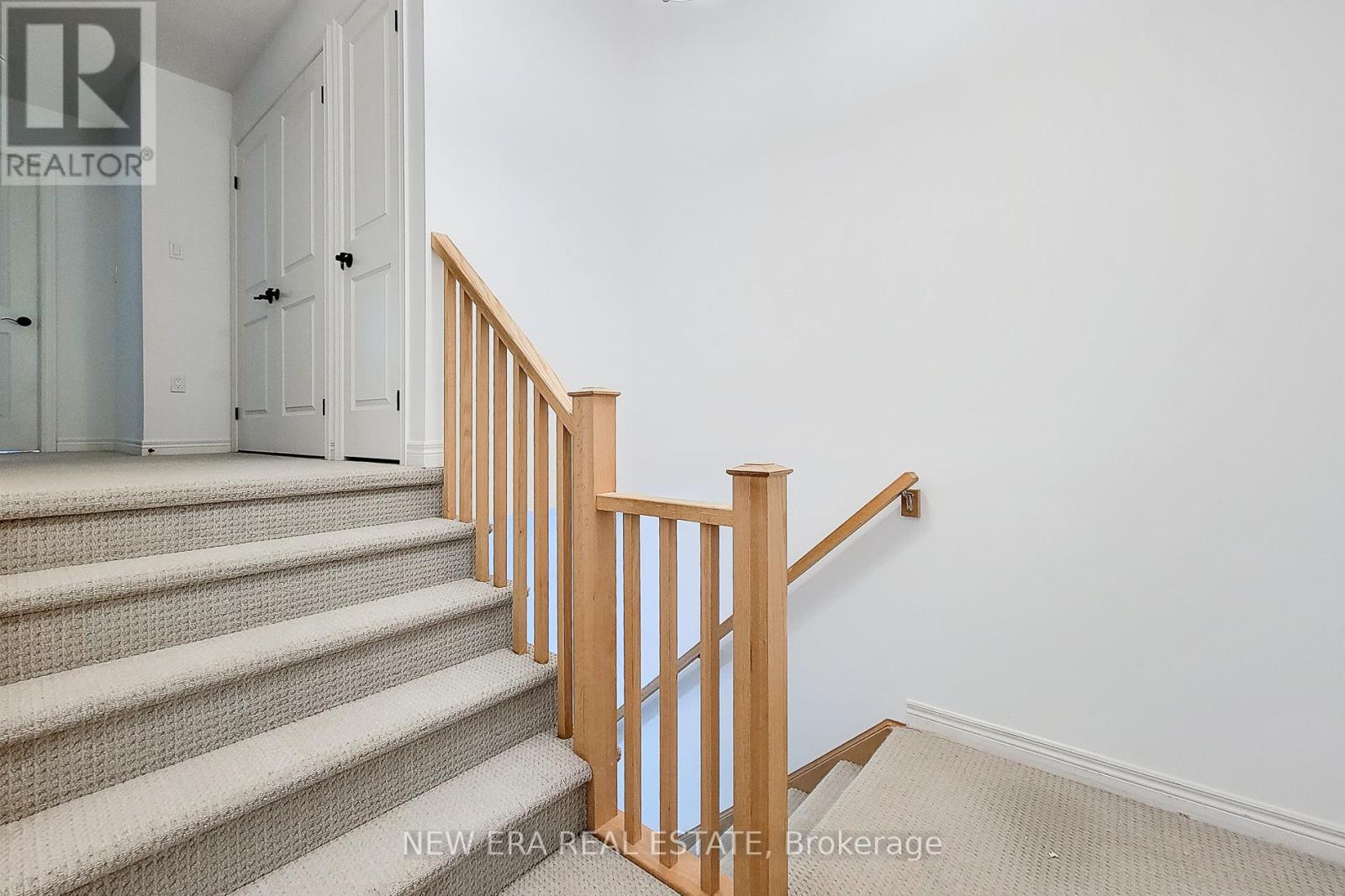 Photo 6 of 63 Dennis Drive, West Lincoln ON