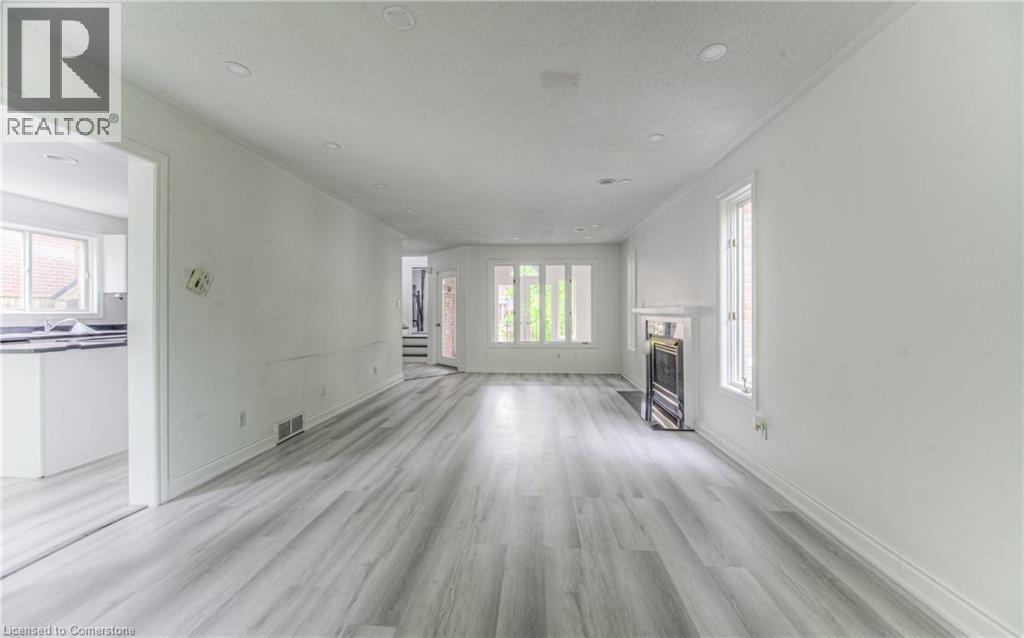 Photo 31 of 383 Burnett Avenue, Cambridge ON