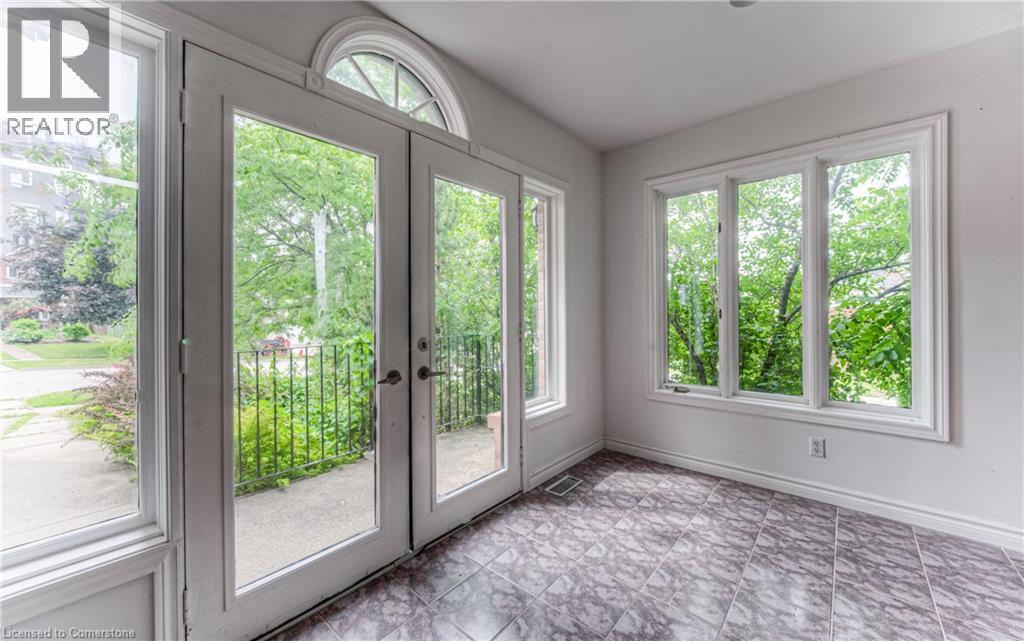 Photo 2 of 383 Burnett Avenue, Cambridge ON