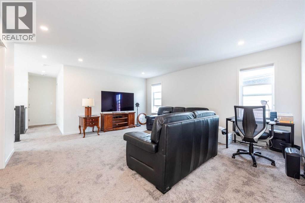 Photo 42 of 340 Magnolia Crescent Se, Calgary AB