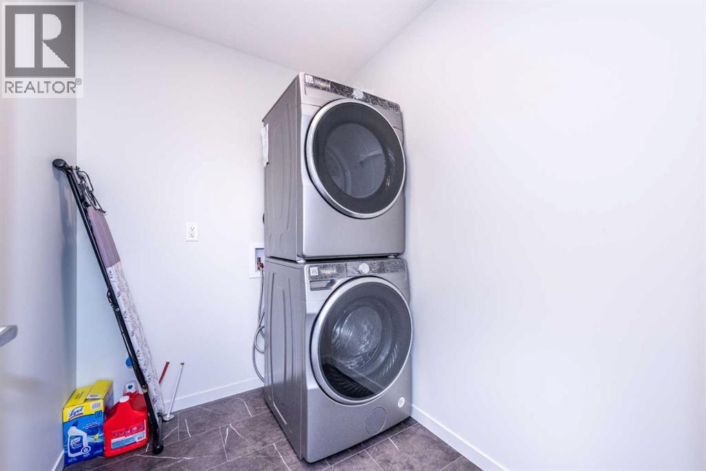 Photo 11 of 340 Magnolia Crescent Se, Calgary AB