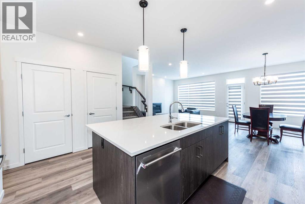 Photo 19 of 340 Magnolia Crescent Se, Calgary AB