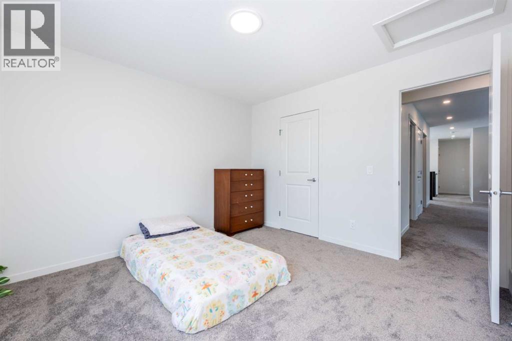 Photo 32 of 340 Magnolia Crescent Se, Calgary AB