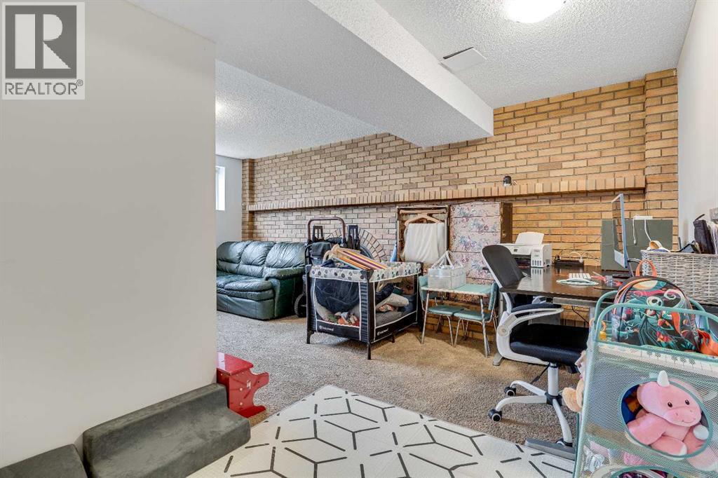 Single Family House Bi-level for Sale in  Manora Drive NE Marlborough Park Calgary 