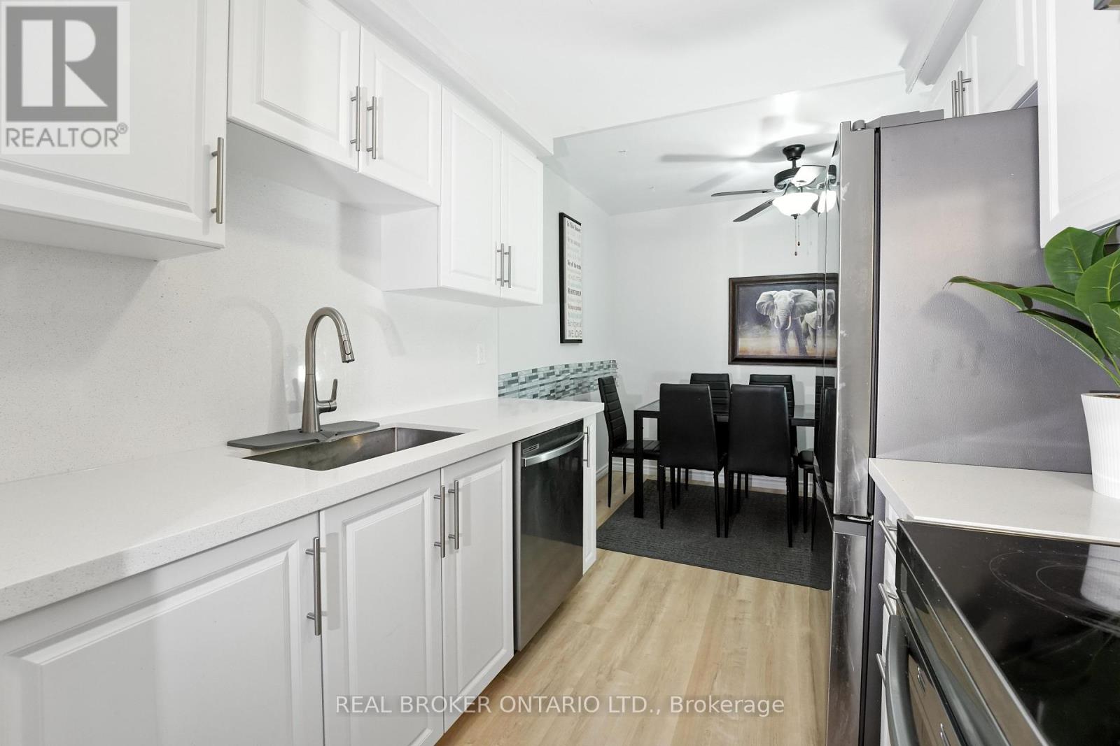 Photo 28 of 19 350 Camelot Court, Oshawa ON