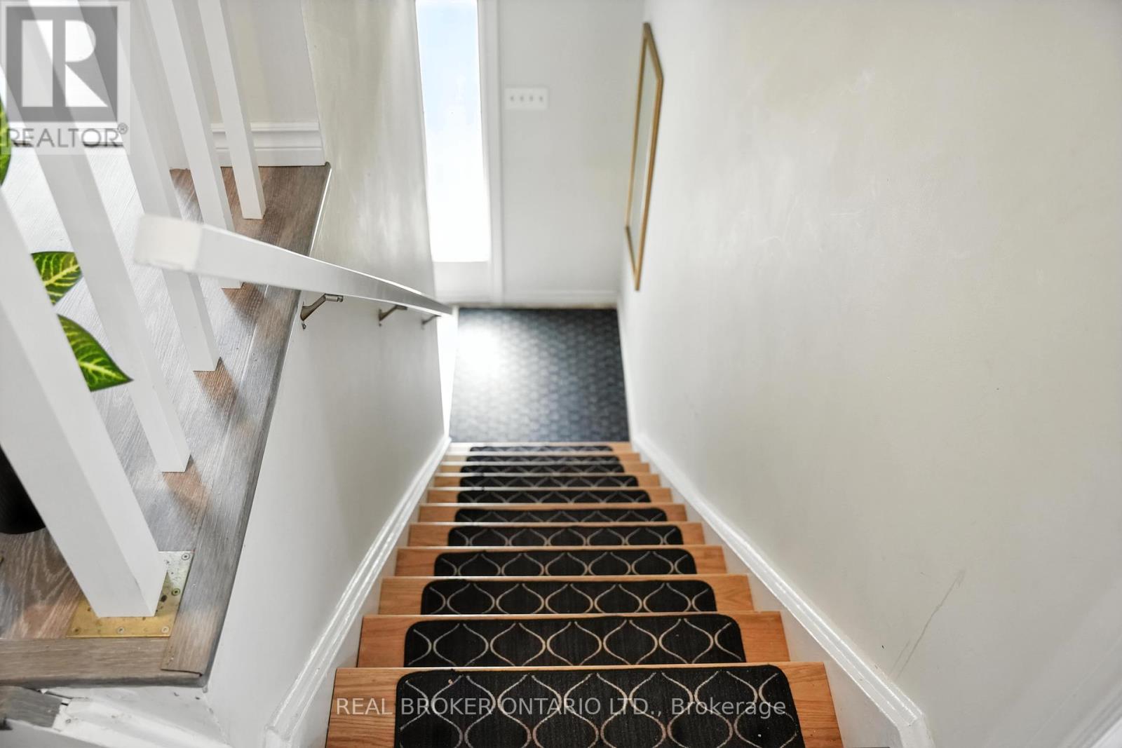 Photo 30 of 19 350 Camelot Court, Oshawa ON