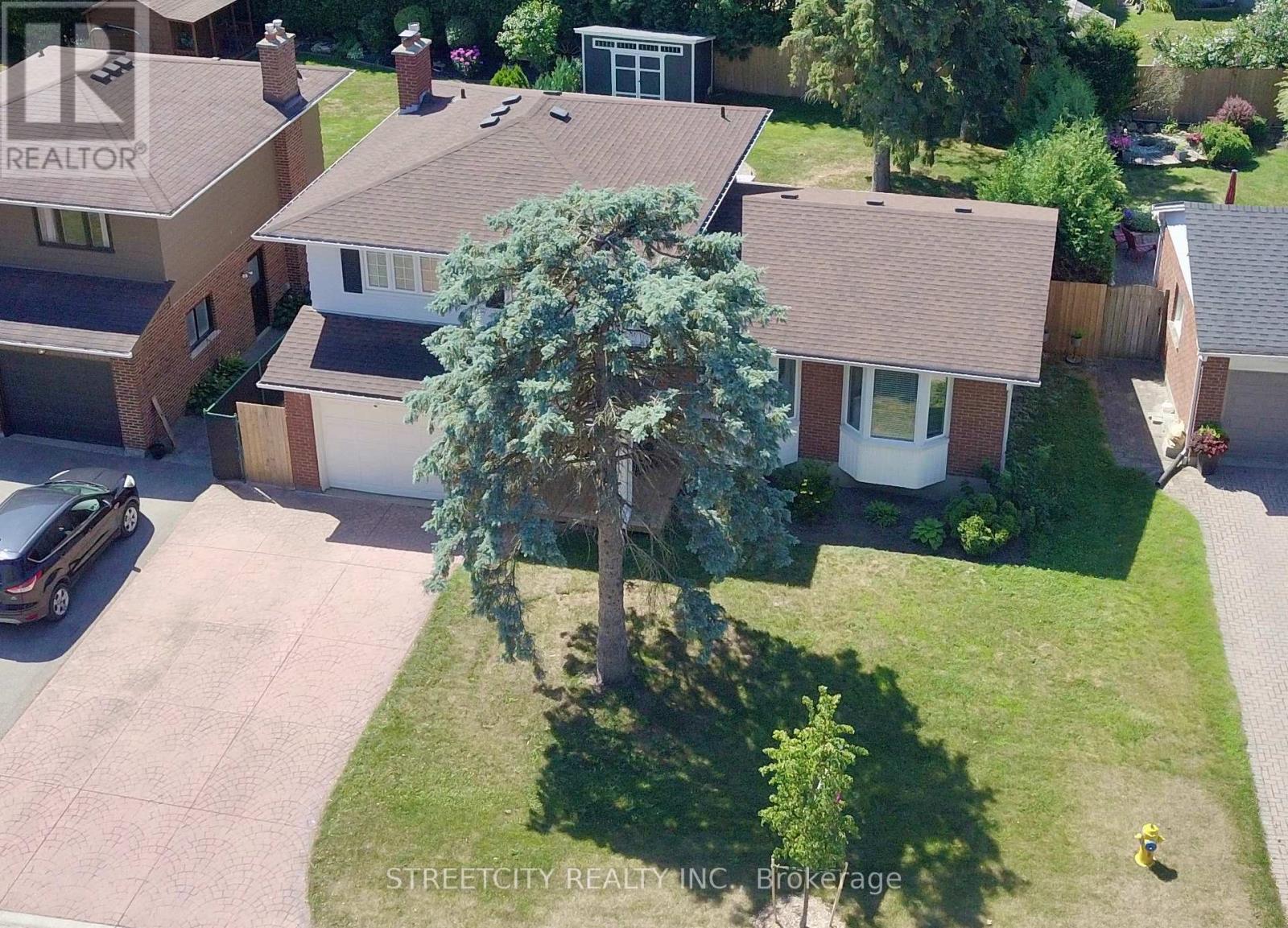 Photo 2 of 10 Milford Crescent, London North ON