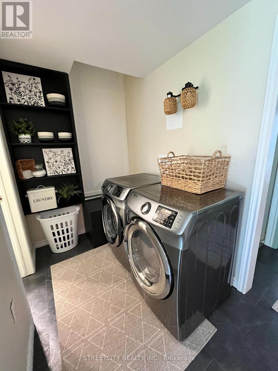 Photo 20 of 10 Milford Crescent, London North ON