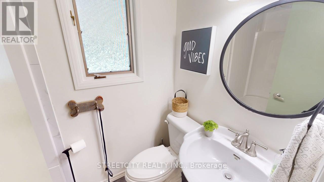 Photo 21 of 10 Milford Crescent, London North ON