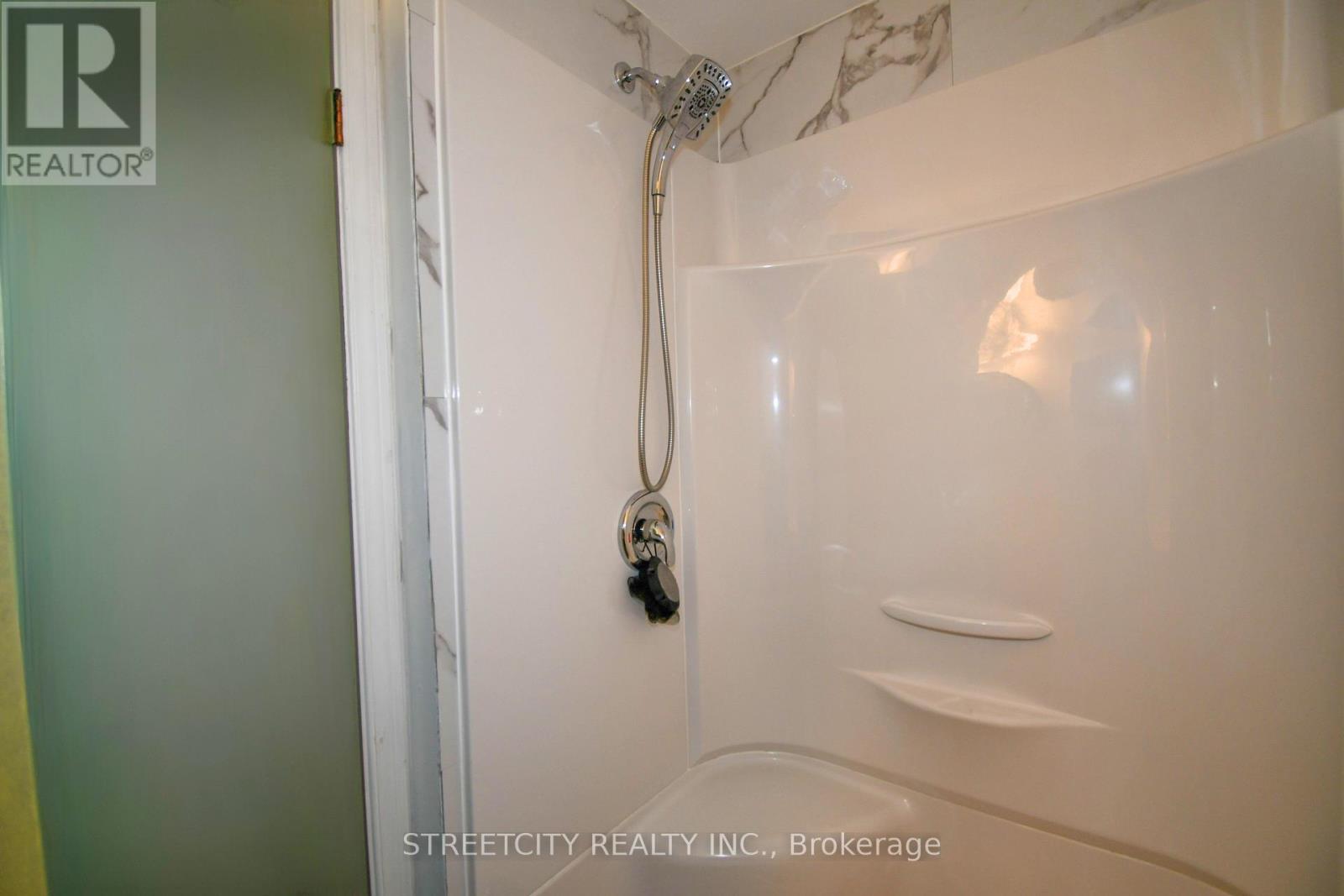 Photo 22 of 10 Milford Crescent, London North ON