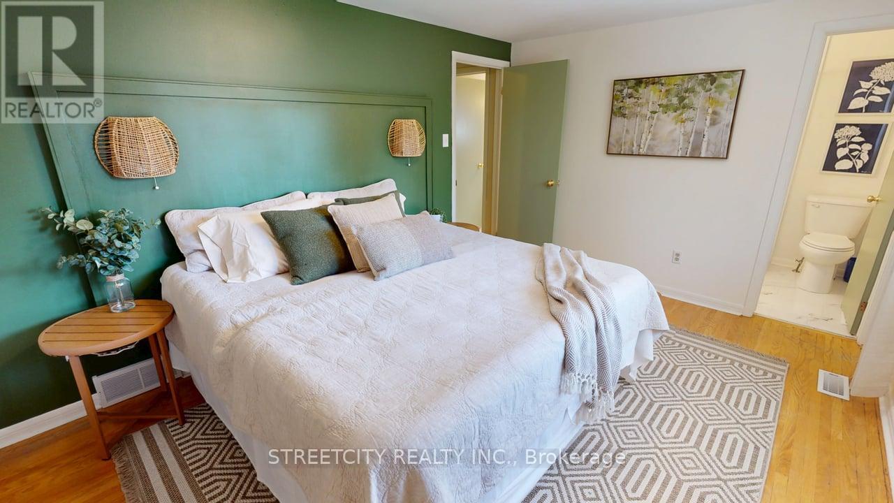 Photo 24 of 10 Milford Crescent, London North ON