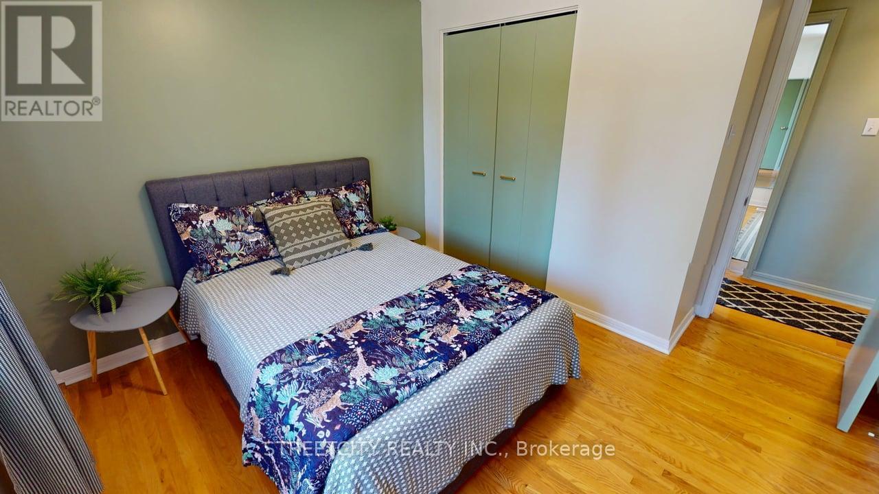 Photo 28 of 10 Milford Crescent, London North ON