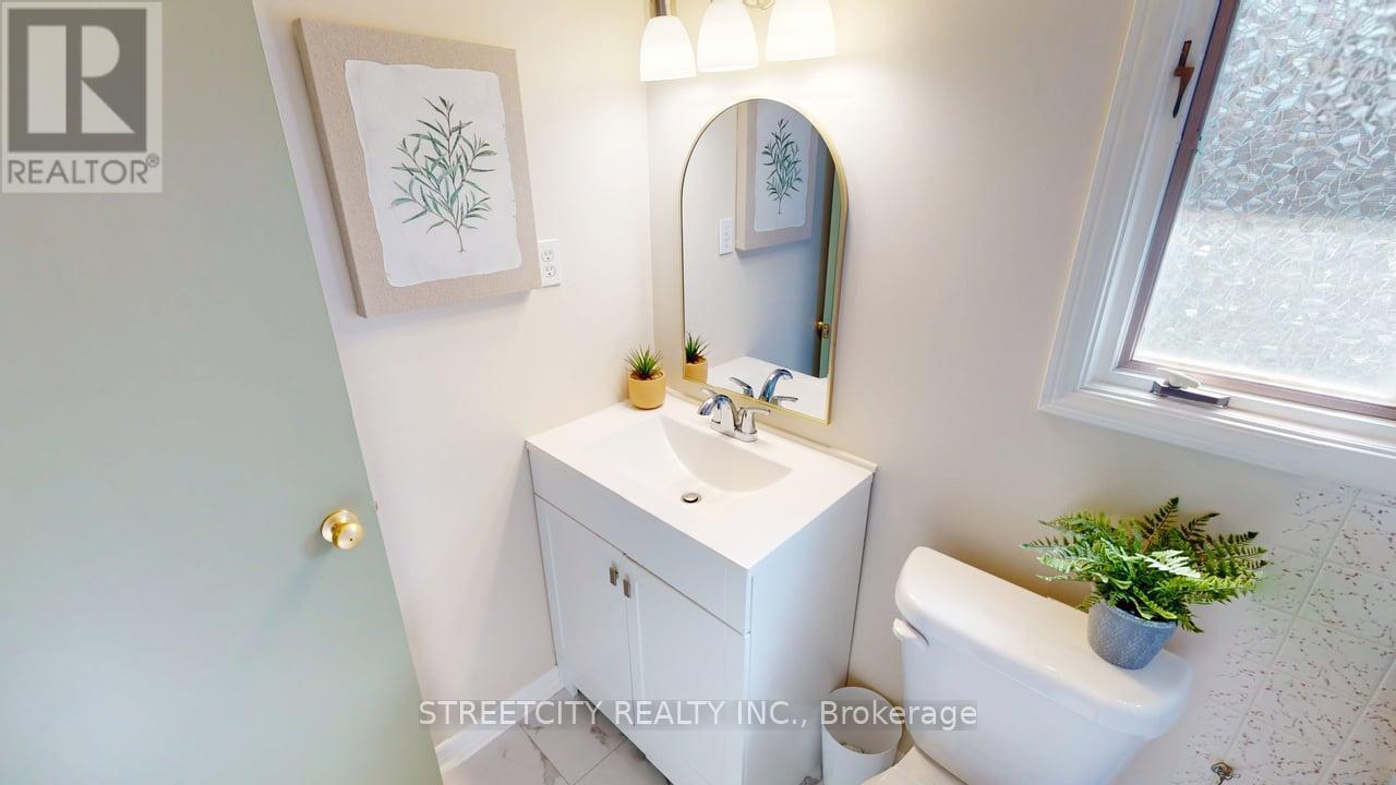 Photo 31 of 10 Milford Crescent, London North ON