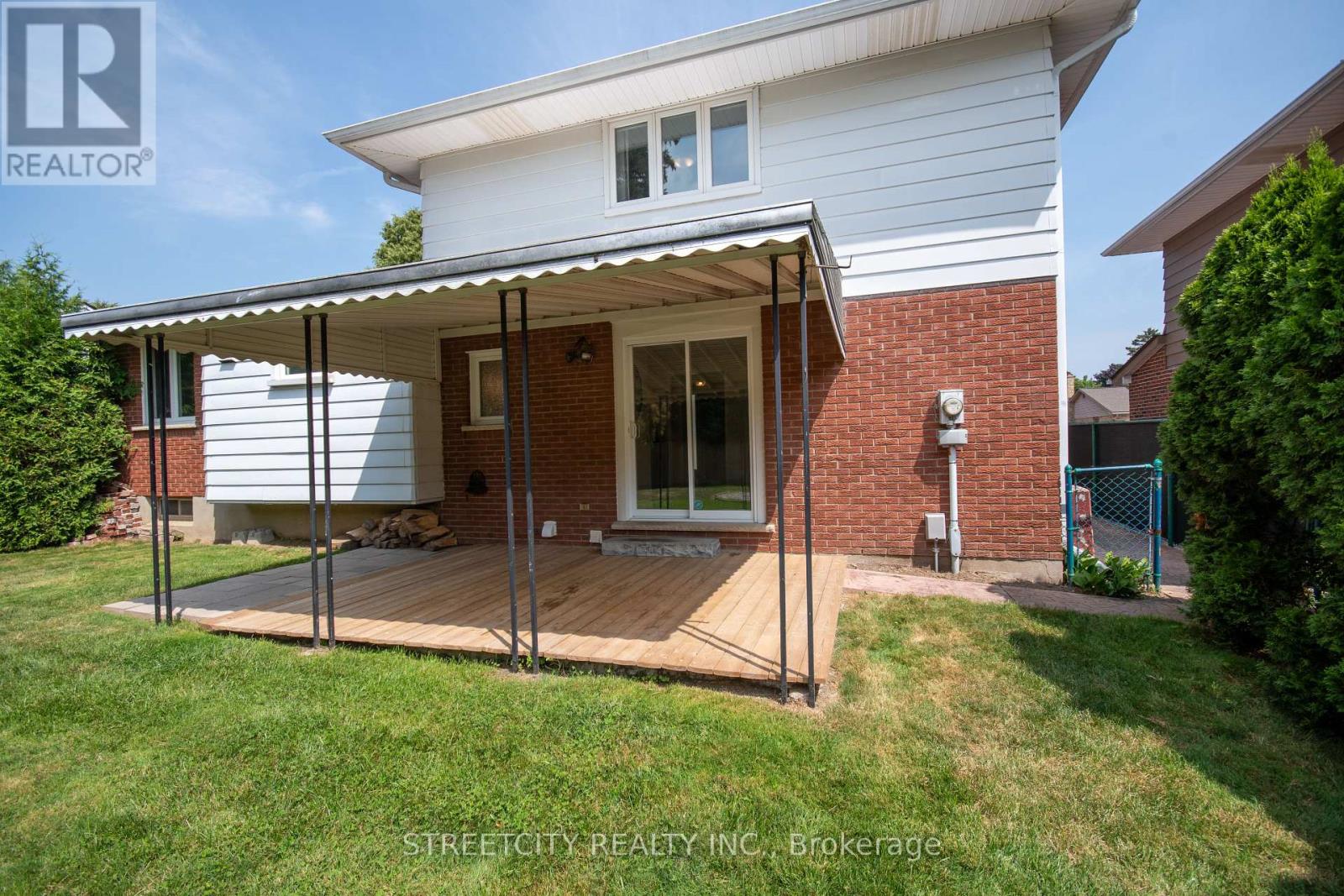 Photo 37 of 10 Milford Crescent, London North ON