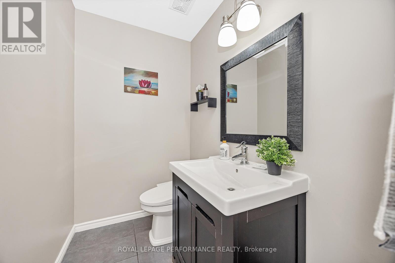 Photo 24 of 8 Hyannis Avenue, Ottawa ON