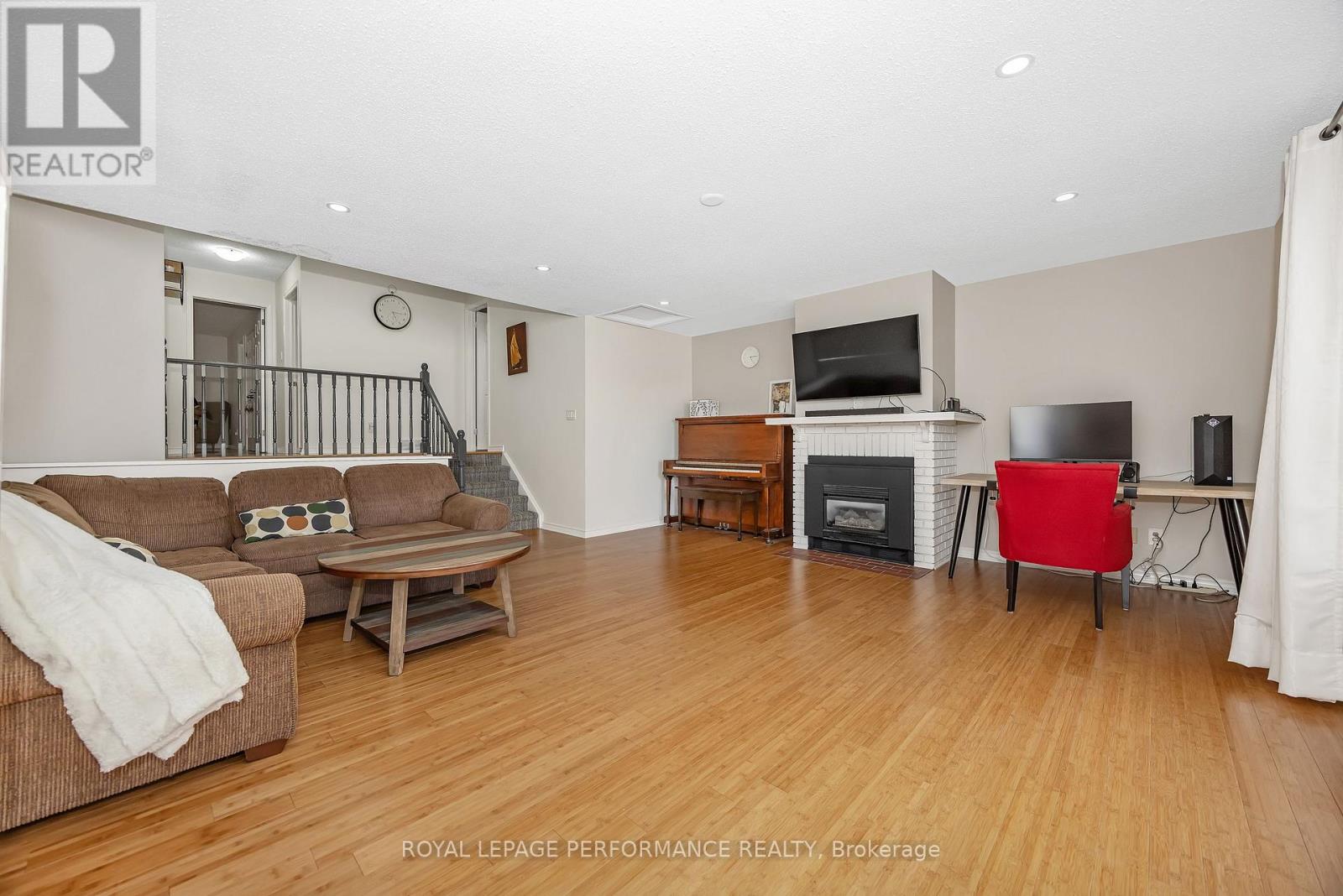 Photo 11 of 8 Hyannis Avenue, Ottawa ON