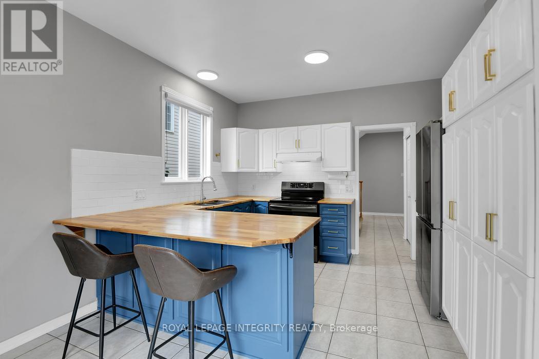 Photo 10 of 1036 Rocky Harbour Crescent, Ottawa ON
