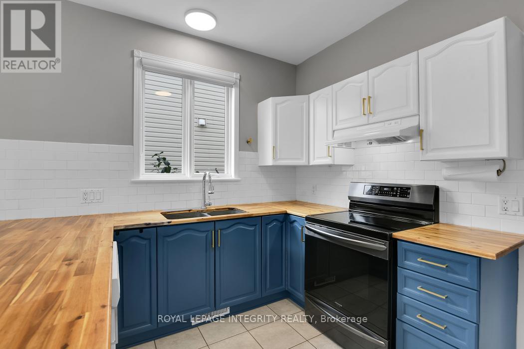 Photo 11 of 1036 Rocky Harbour Crescent, Ottawa ON