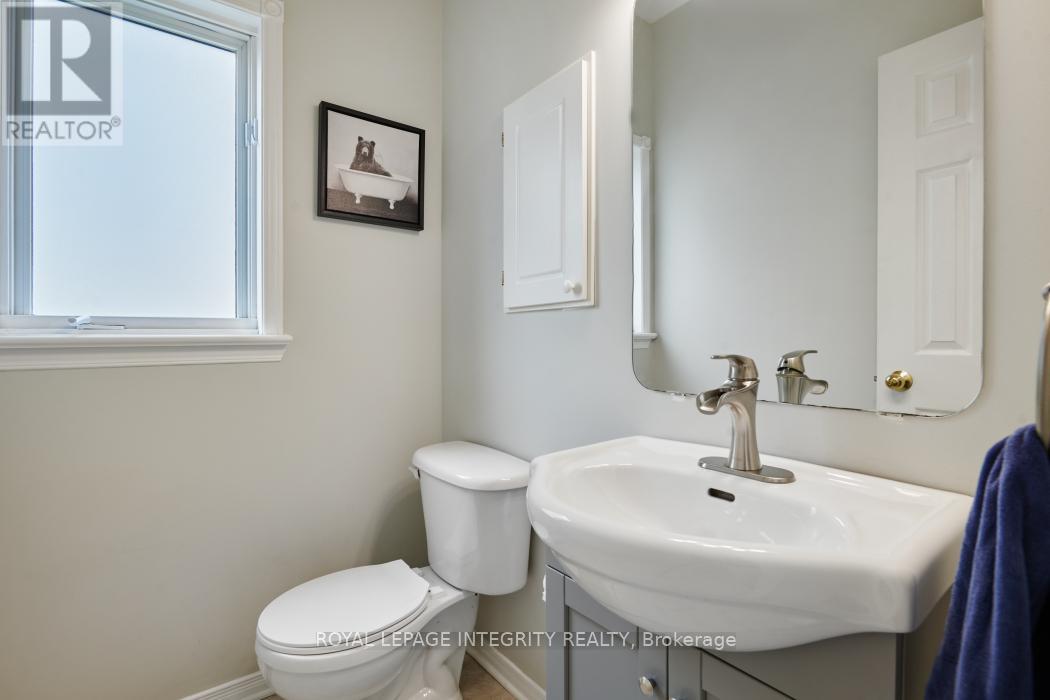 Photo 15 of 1036 Rocky Harbour Crescent, Ottawa ON