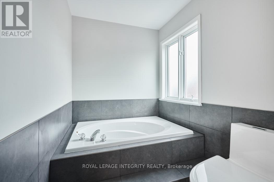 Photo 21 of 1036 Rocky Harbour Crescent, Ottawa ON