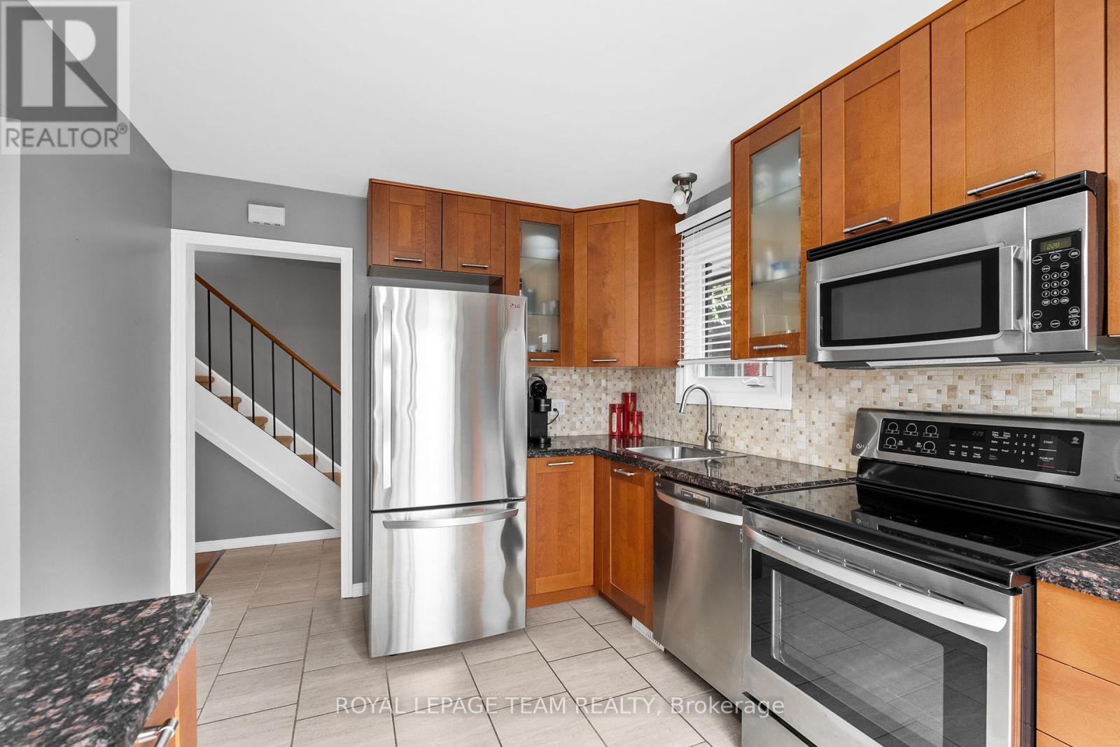 Photo 10 of 141 2166 Loyola Avenue, Ottawa ON