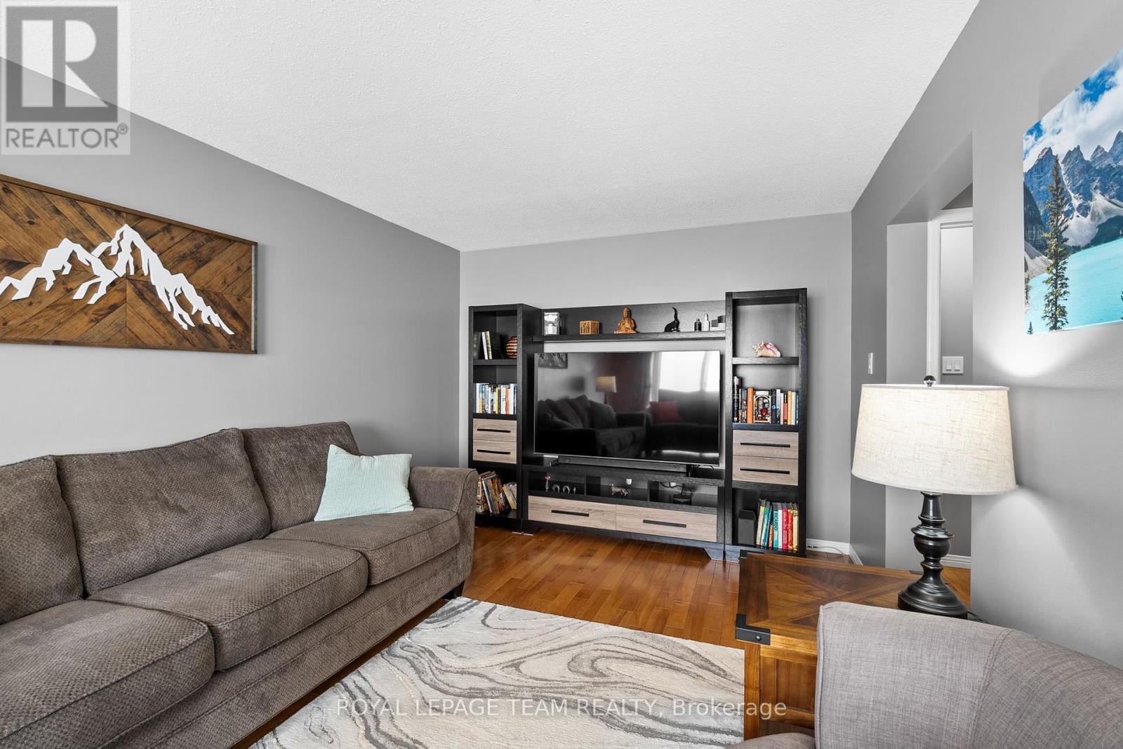 Photo 13 of 141 2166 Loyola Avenue, Ottawa ON