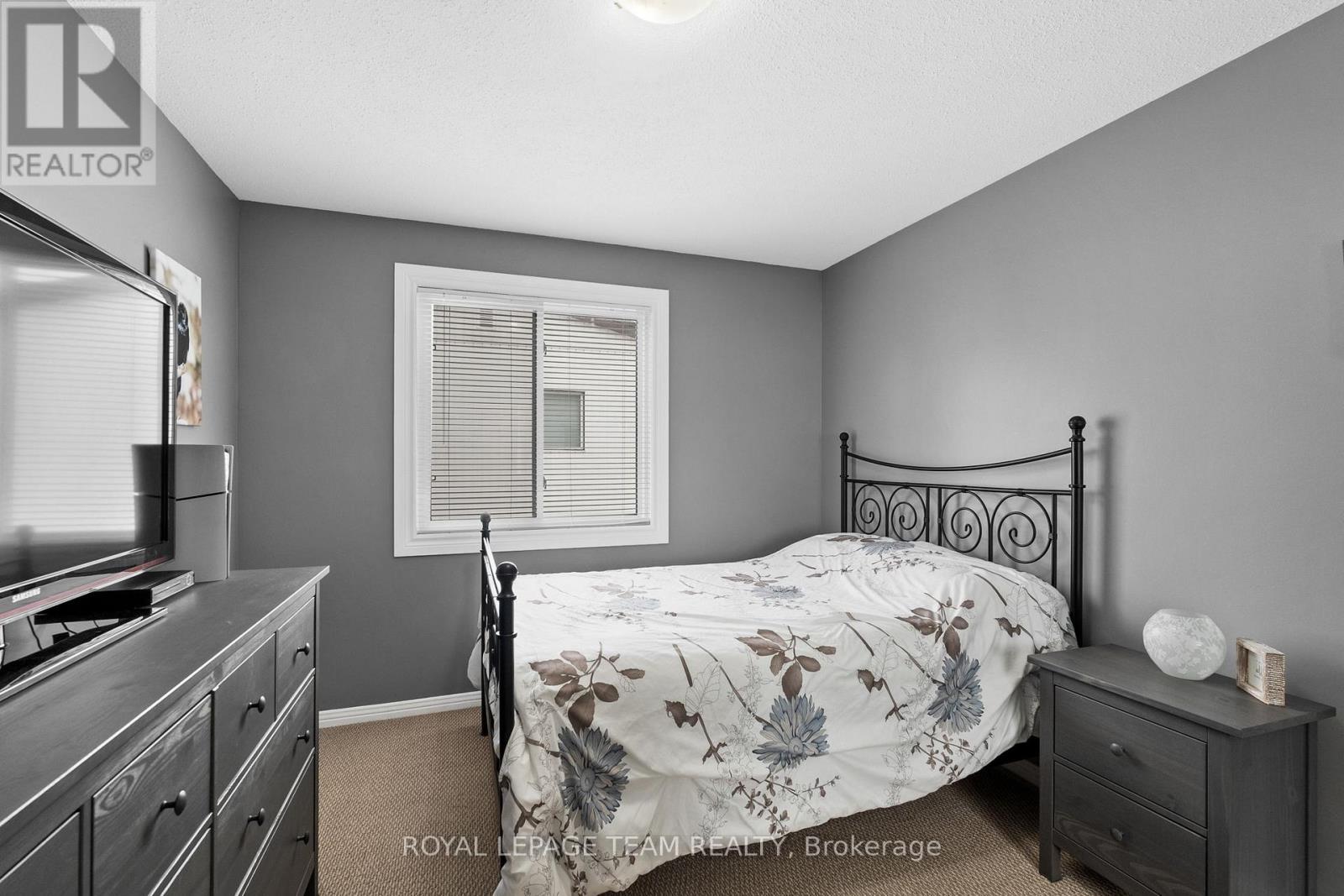 Photo 19 of 141 2166 Loyola Avenue, Ottawa ON