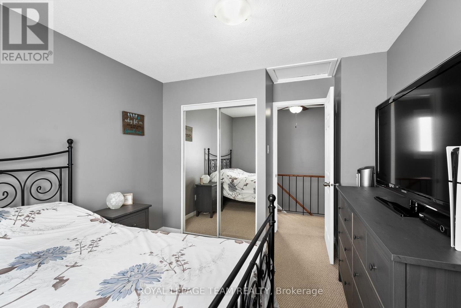 Photo 20 of 141 2166 Loyola Avenue, Ottawa ON