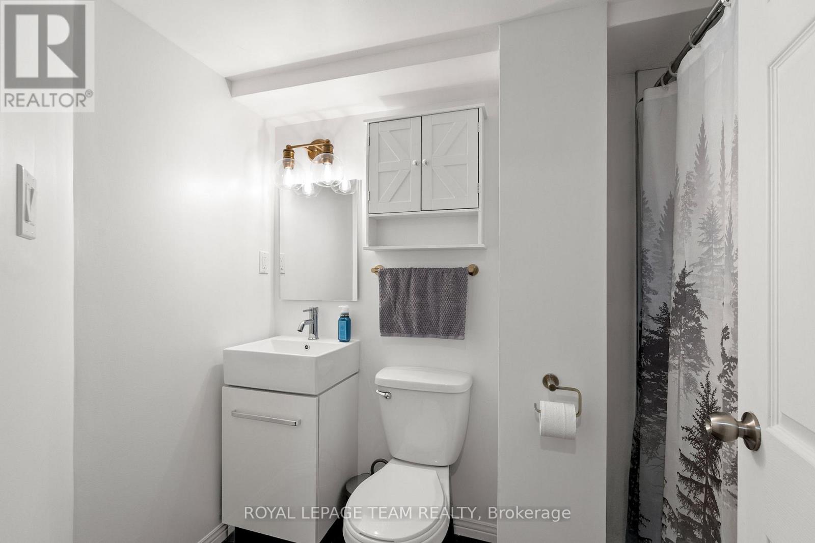 Photo 26 of 141 2166 Loyola Avenue, Ottawa ON