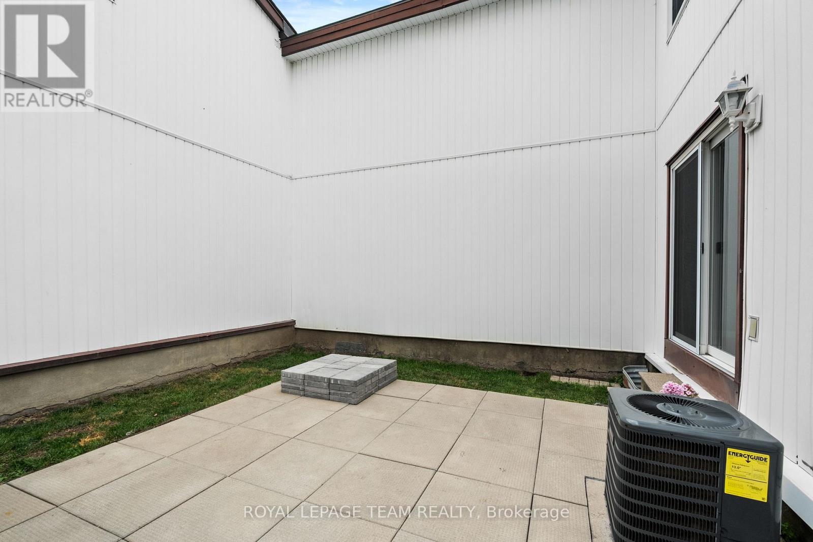 Photo 30 of 141 2166 Loyola Avenue, Ottawa ON