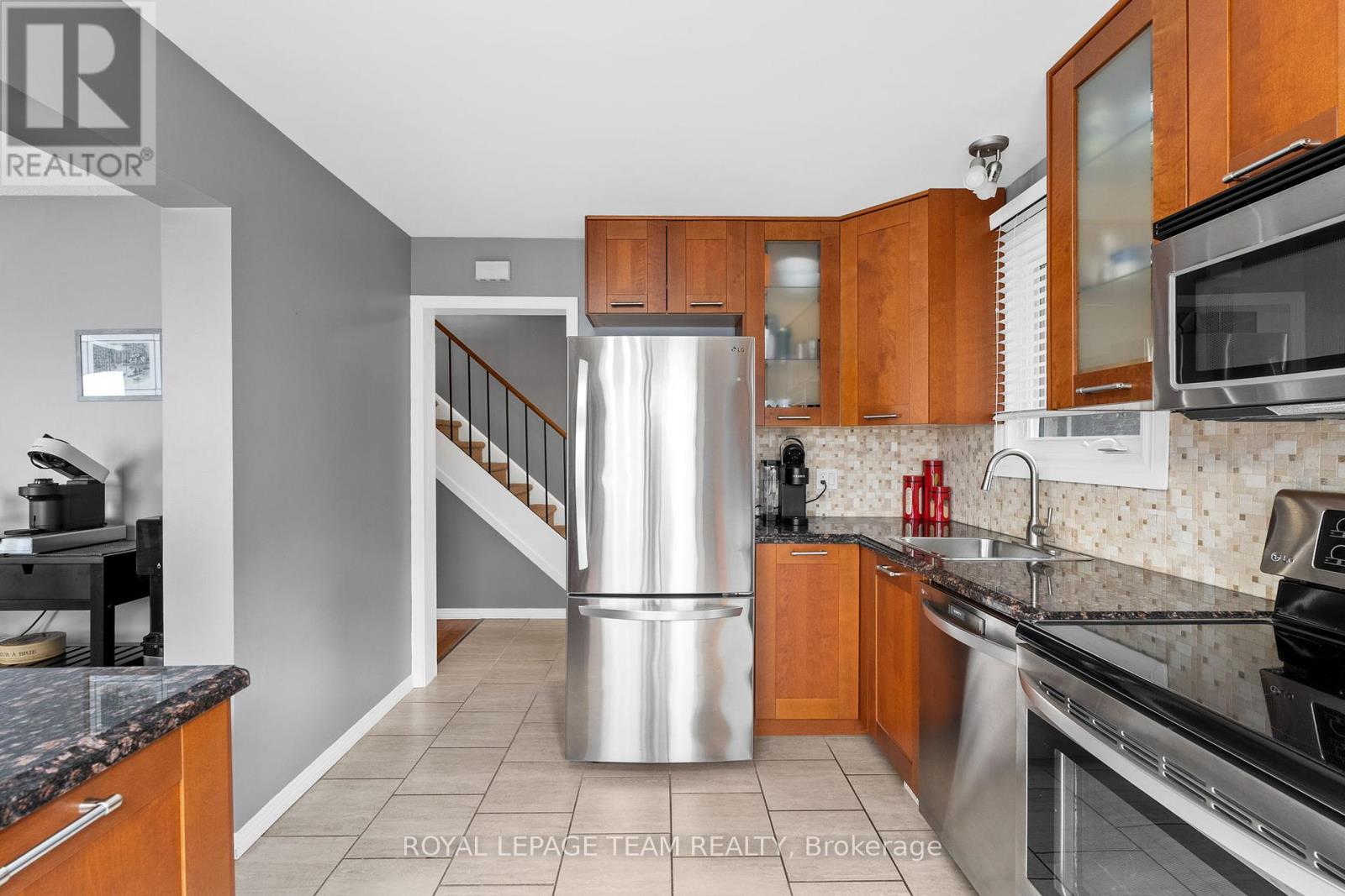Photo 9 of 141 2166 Loyola Avenue, Ottawa ON