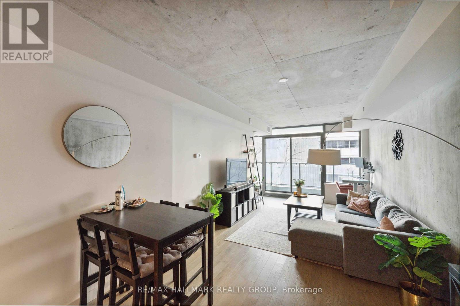 Photo 2 of 312 224 Lyon Street N, Ottawa ON