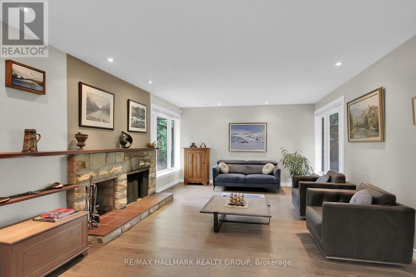 Photo 11 of 40 Foothills Drive, Ottawa ON