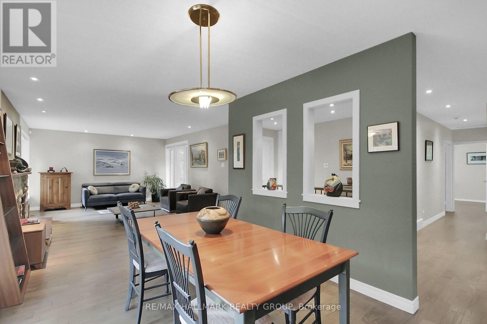 Photo 14 of 40 Foothills Drive, Ottawa ON