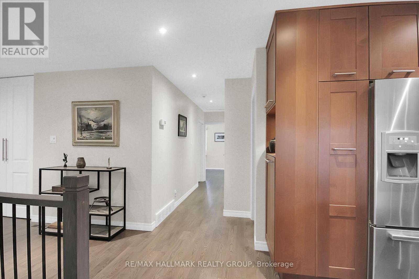 Photo 17 of 40 Foothills Drive, Ottawa ON