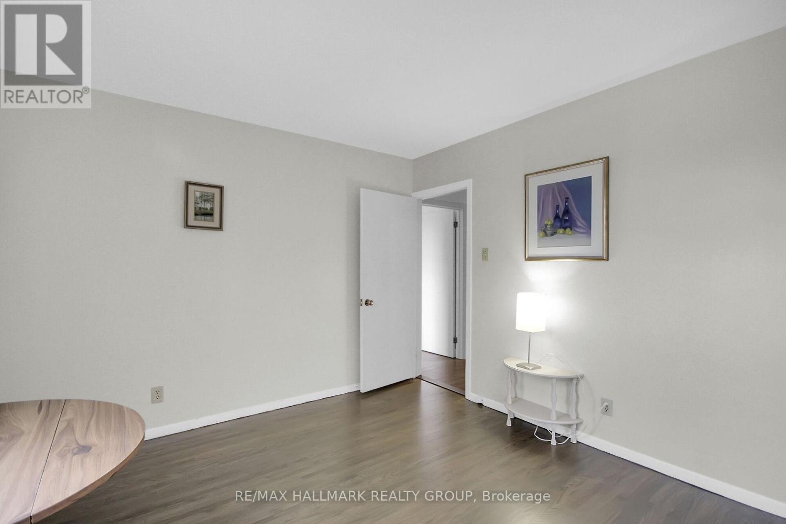 Photo 20 of 40 Foothills Drive, Ottawa ON