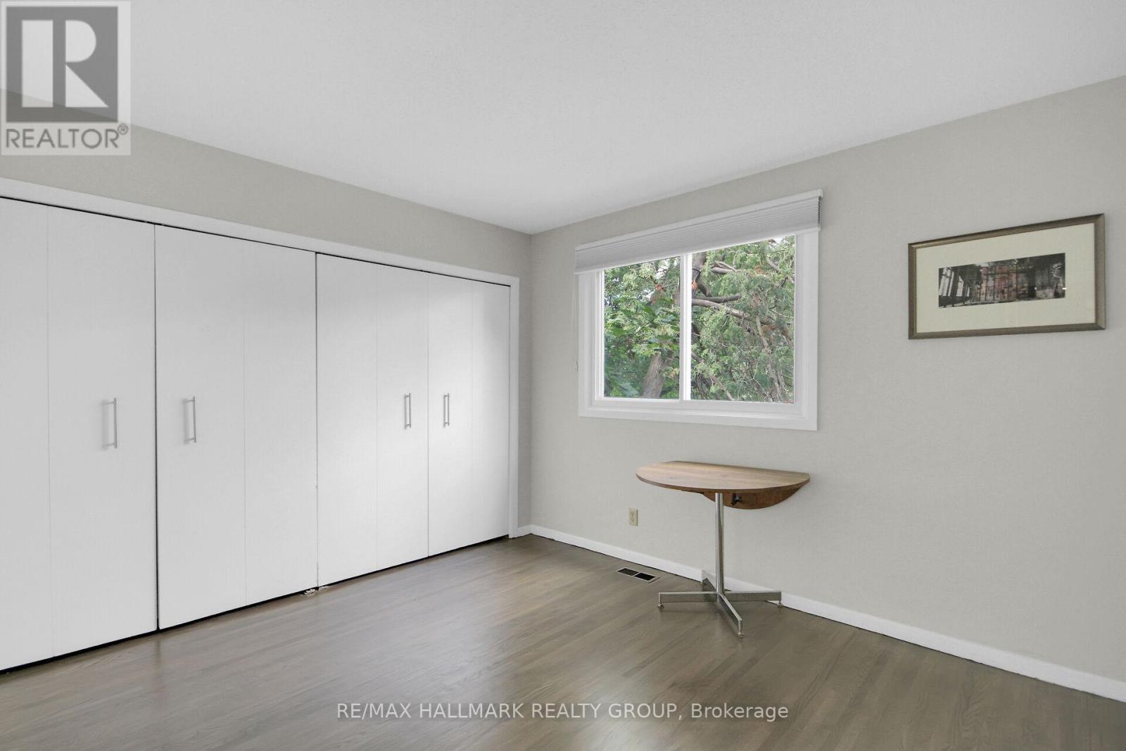 Photo 21 of 40 Foothills Drive, Ottawa ON
