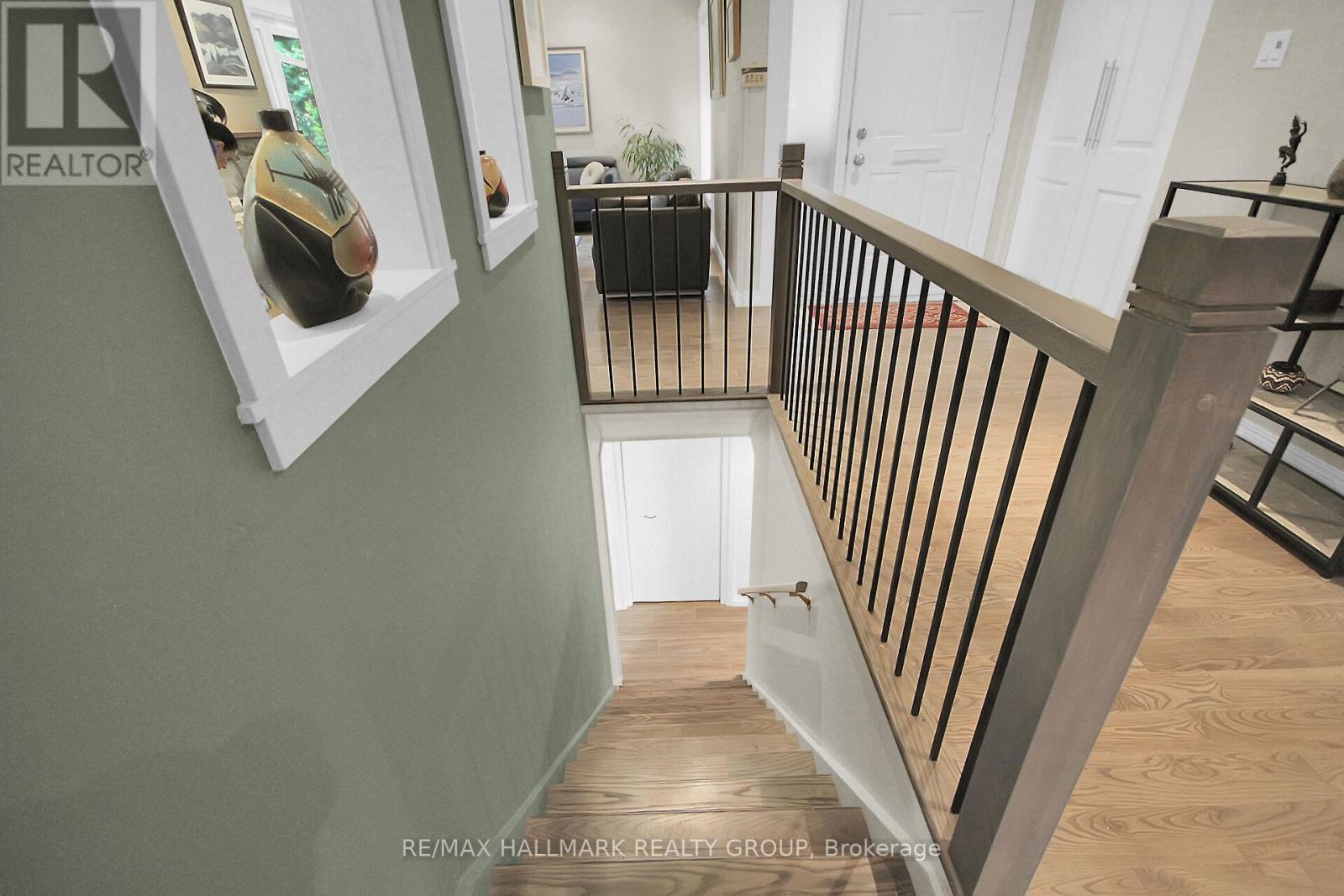 Photo 27 of 40 Foothills Drive, Ottawa ON
